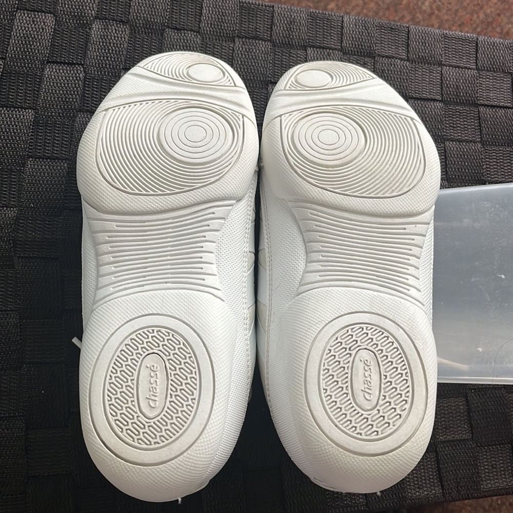 Cheerleading shoes